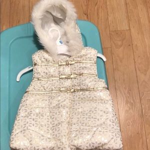 White/gold windbreaker worn once size 5 girls